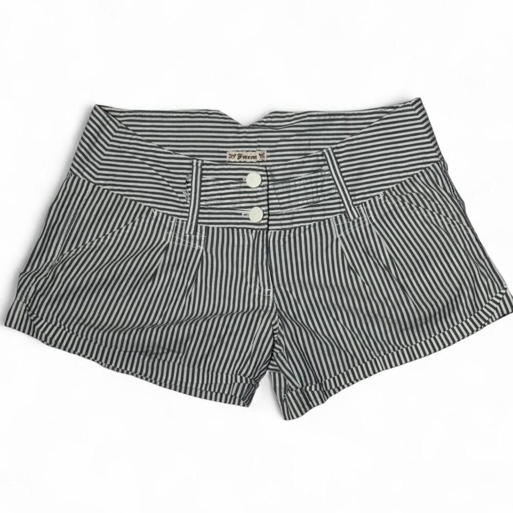 Forever 21 Y2K Low Rise White Gray Pinstripe Shorts Women’s Size Medium